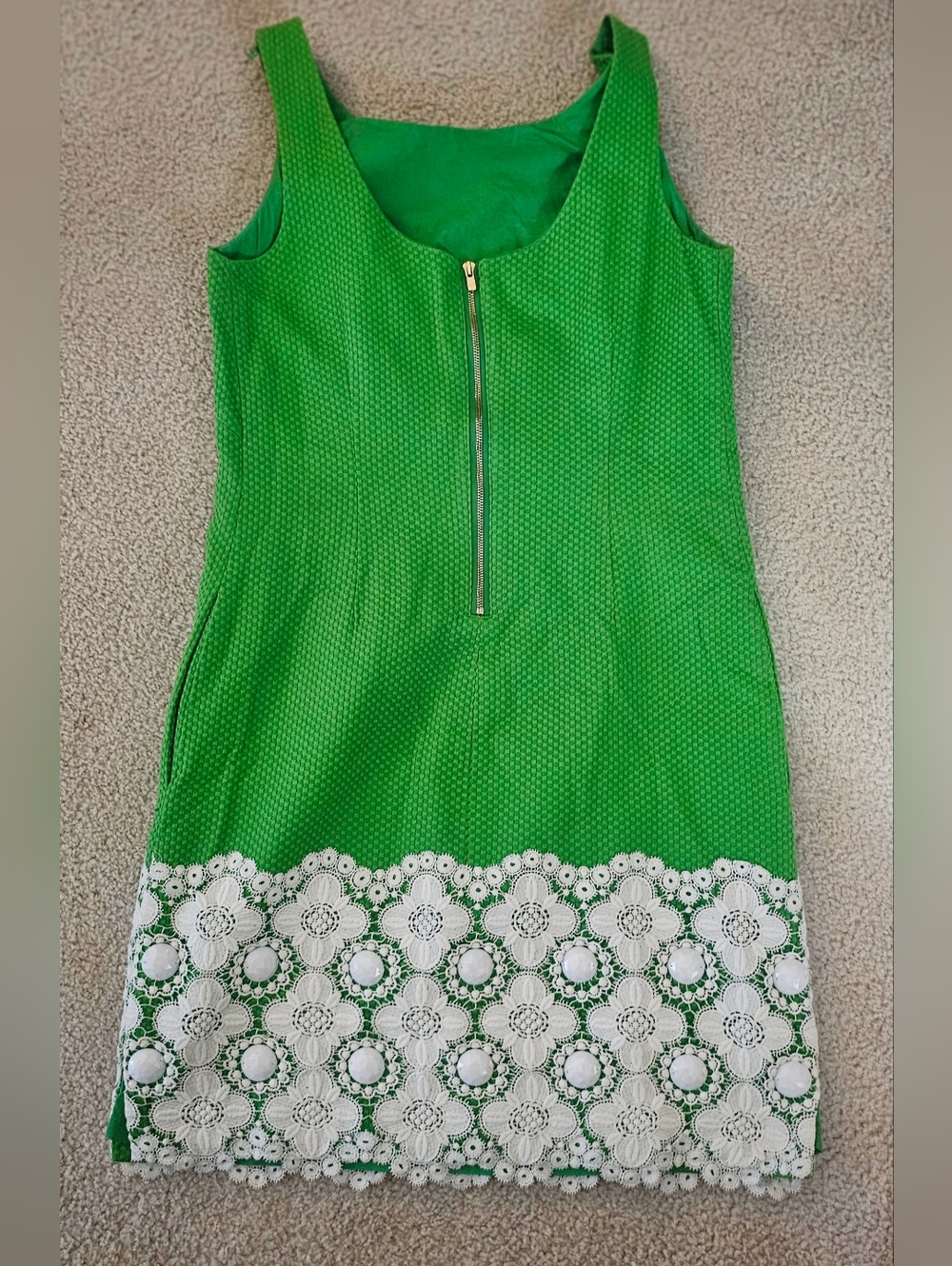 Lilly Pulitzer Jubilee Dress in a vibrant kelly green.Size 0 Excellent Condition - Picture 5 of 13